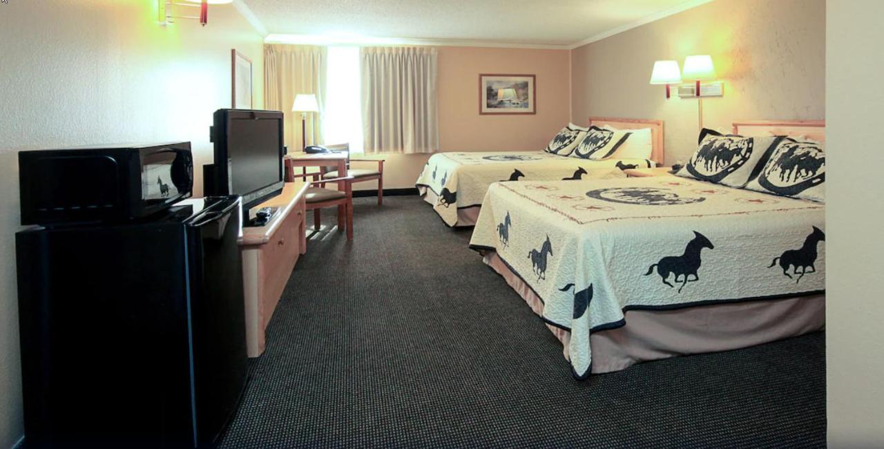 Yellowstonepark Inn&Suites Livingston Exterior foto